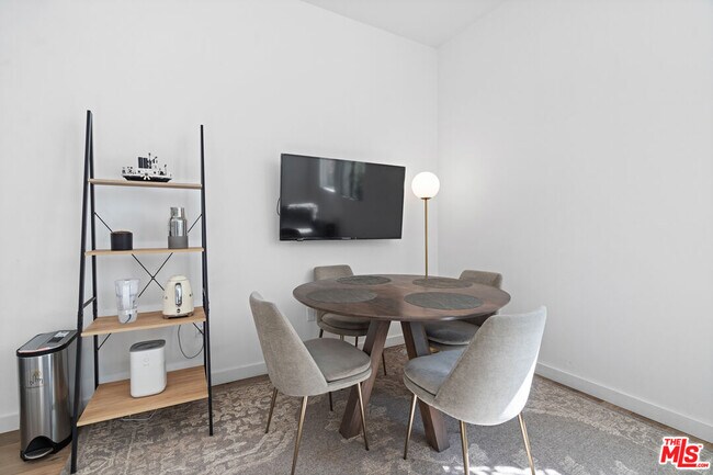 Building Photo - 507 Orlando Ave