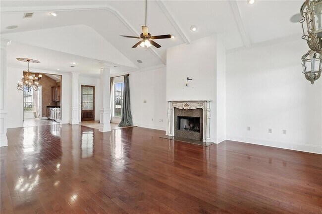 Building Photo - 109 Grand Champions Ln