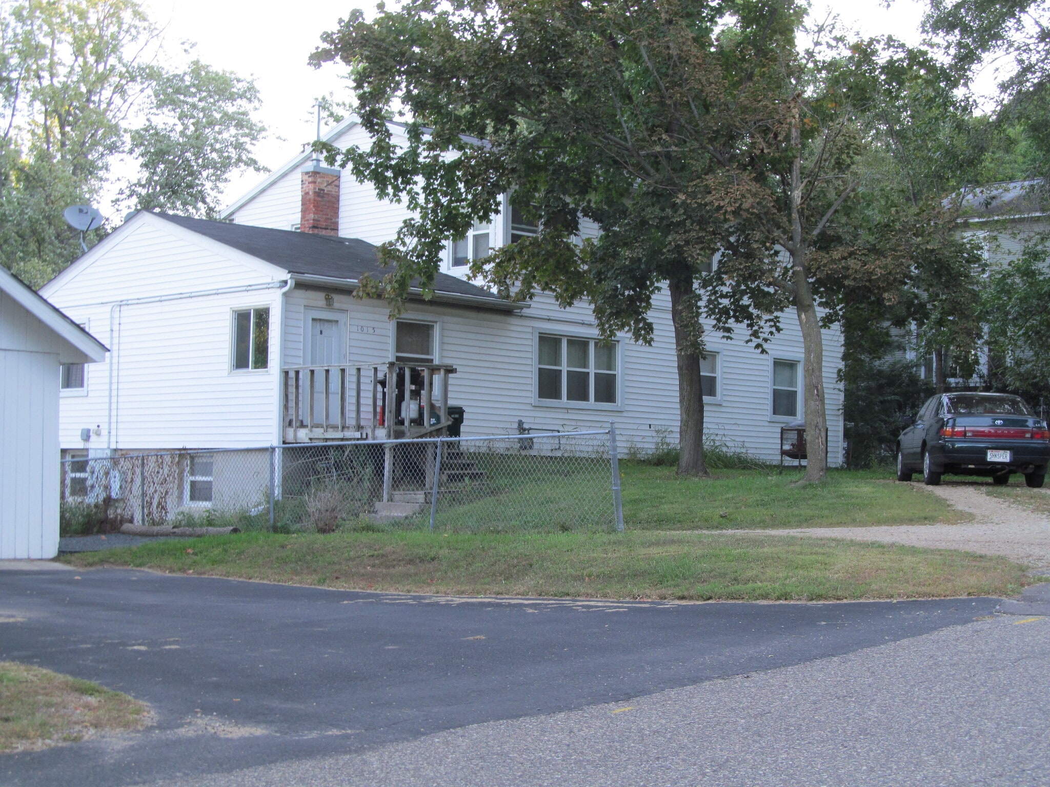 Front of the 3 Plex - 1015 Oak St