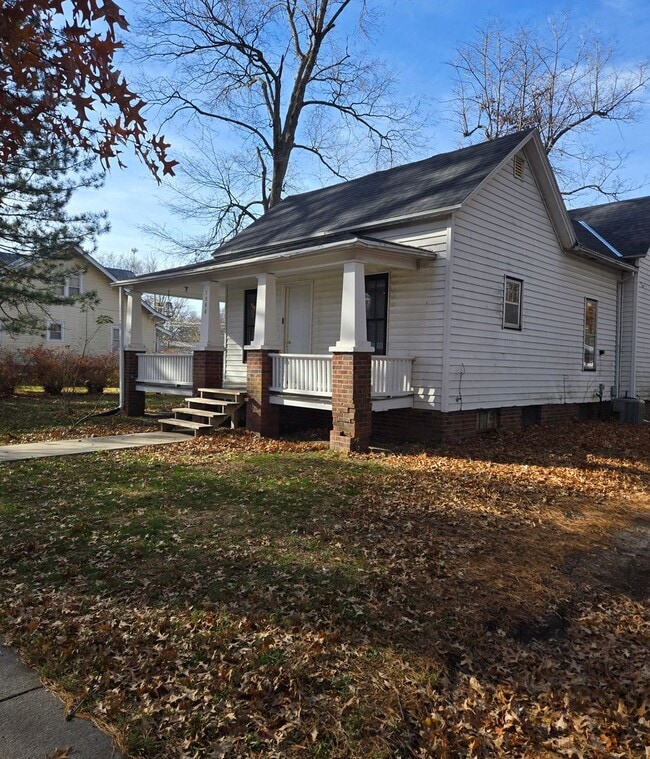 Building Photo - 1829 Norman Ave