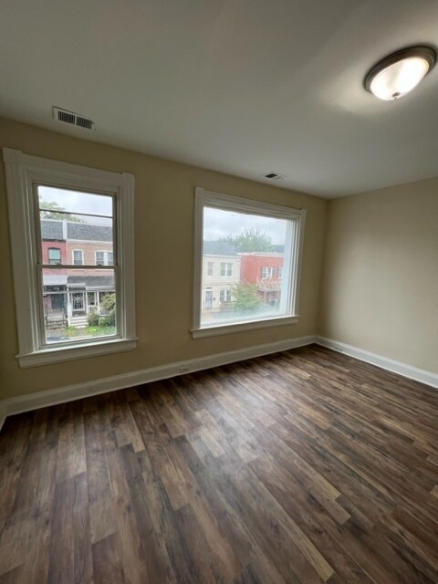 Building Photo - 761 Gresham Pl NW