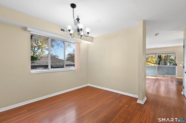 Building Photo - 267 Melba St