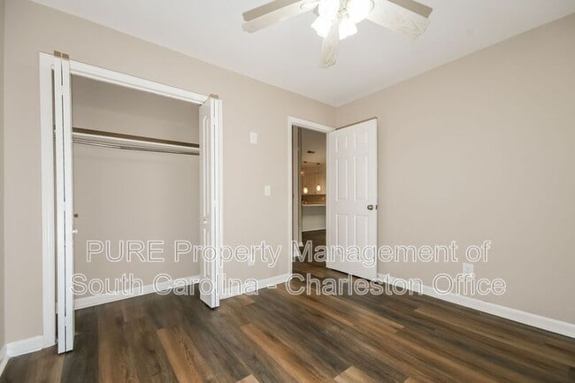 Building Photo - 9604 Blue Jay Ct