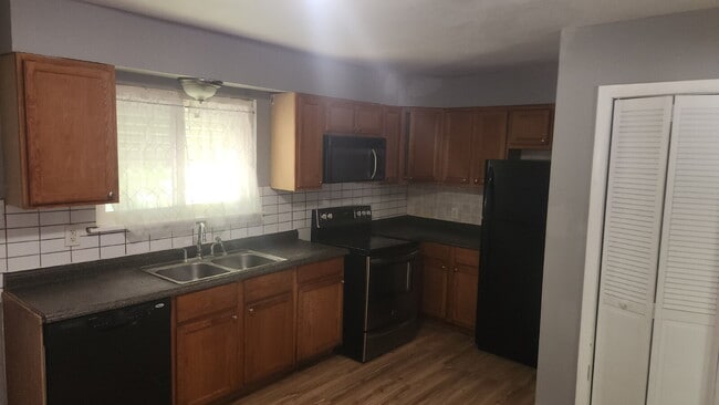 Building Photo - 10501 Baron Dr