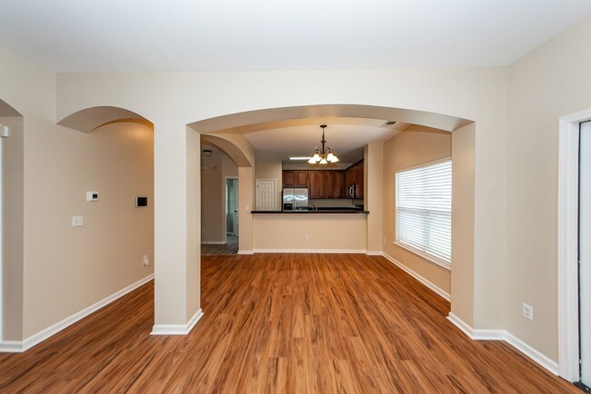 Building Photo - 4 Bedroom 2.5 Bath Home in Felder Creek - ...