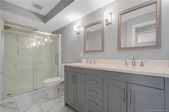 Building Photo - 115 S Main St