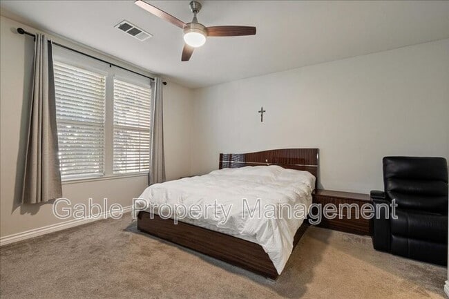 Building Photo - 24136 Victoria Ln