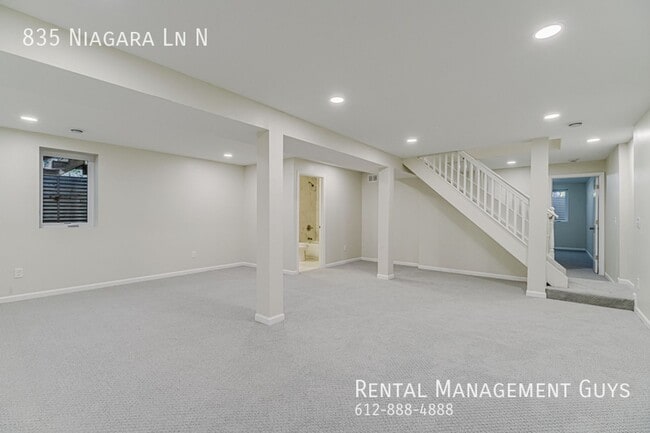 Building Photo - Stunning 4 Bedroom Home! Wayzata School District!