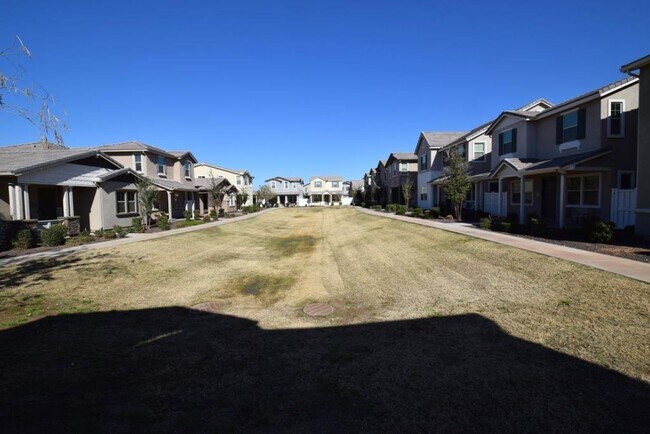 Building Photo - Beautiful Cooley Station Bungalow, 3 bed 2.5 bath with loft