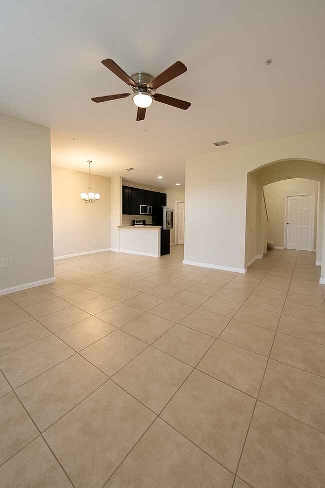 Building Photo - 2495 Seven Oaks Dr