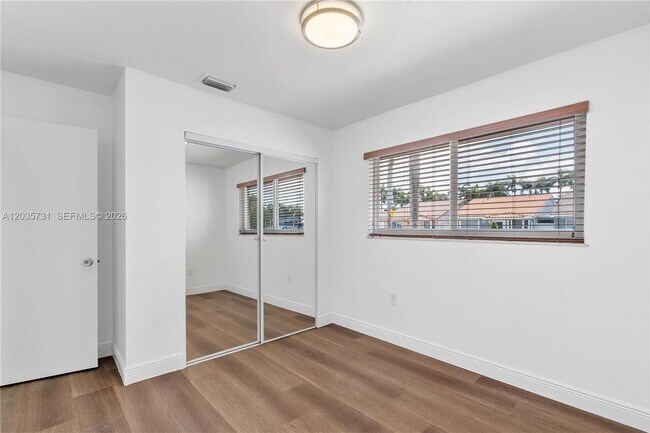Building Photo - 11432 NW 87th Pl