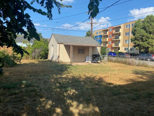 Building Photo - Central Park Home For Rent