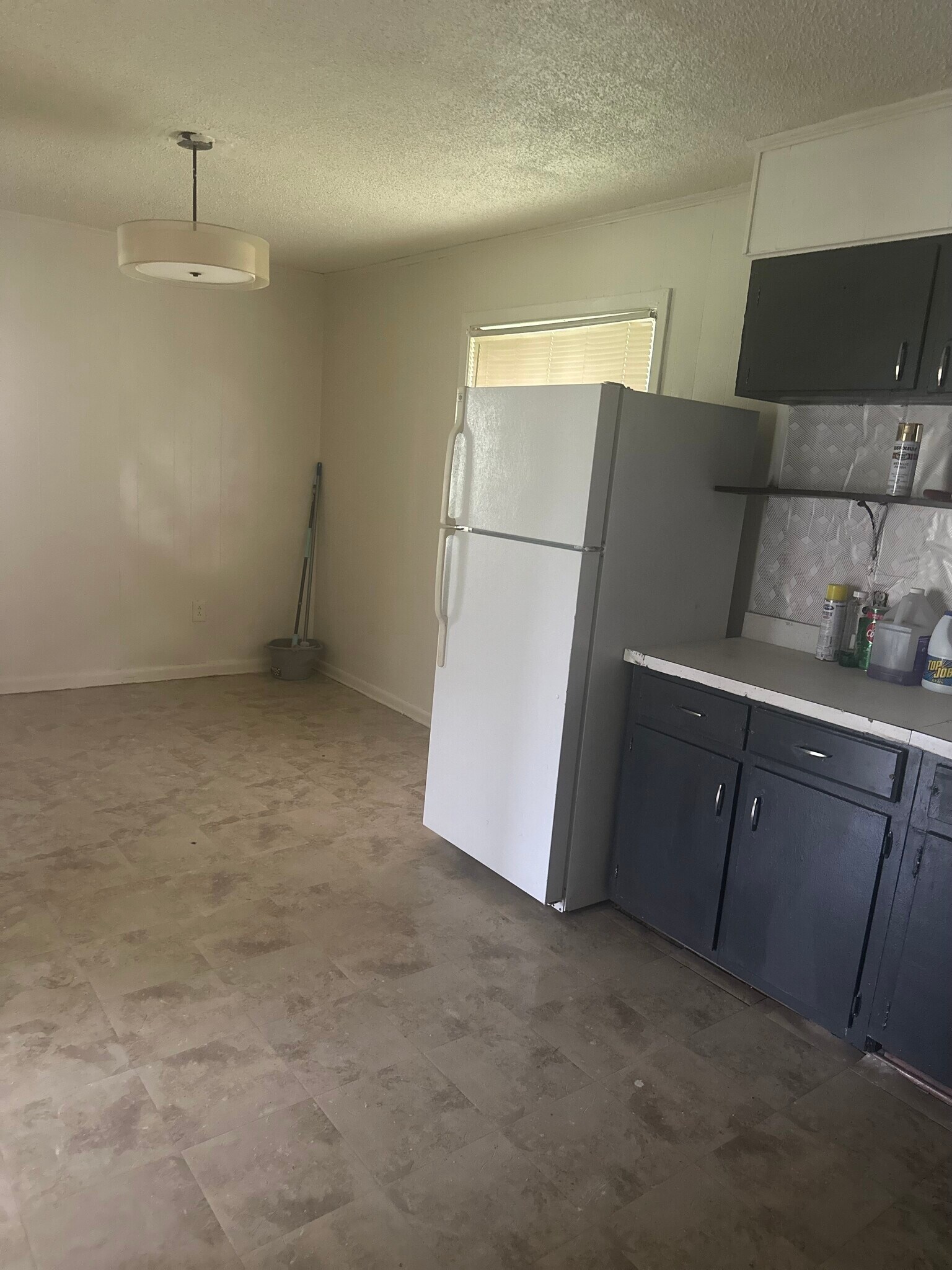 Kitchen - 423 N Wilson Blvd