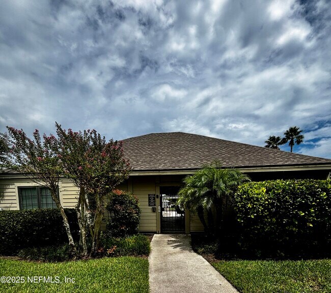 Building Photo - 2124 Sea Hawk Dr
