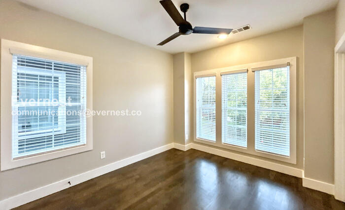 Building Photo - 1705 Cass St