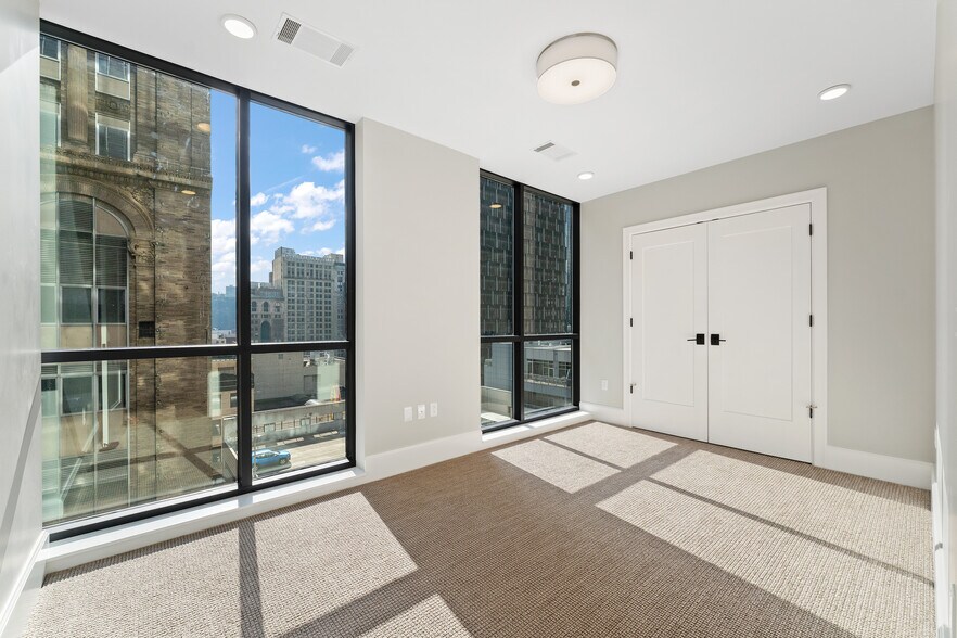 Building Photo - 350 Oliver Ave