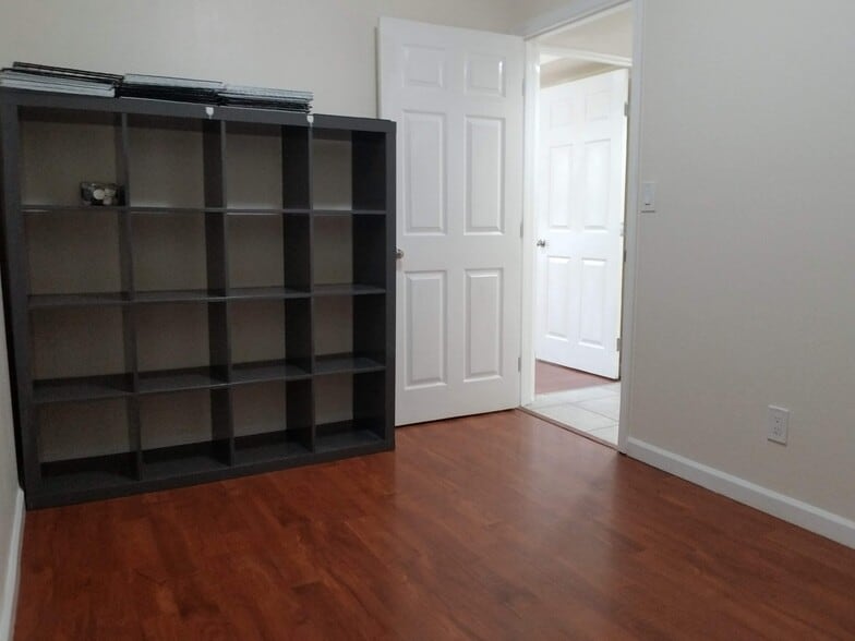 2 bedroom - 16 Lydia Ave