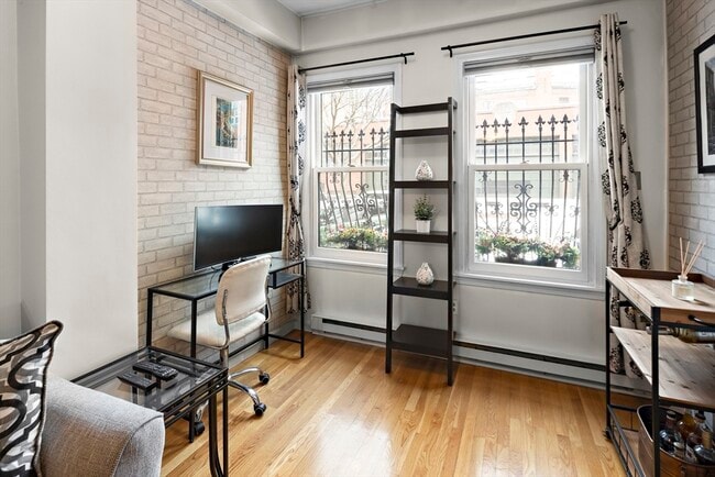 Building Photo - 41 Warren Ave