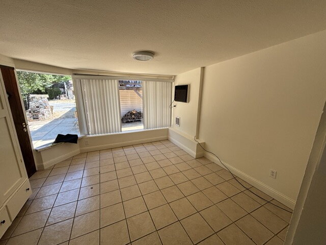 Building Photo - Unique 3-bedroom home plus bonus room & lo...