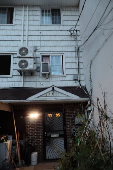 Building Photo - 506 Jerome St