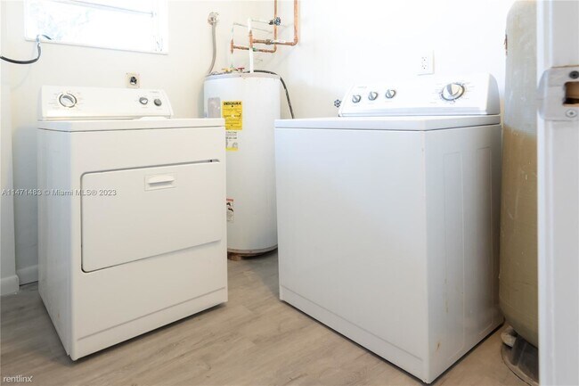 Building Photo - 2 br, 2 bath House - 24201 SW 124th Ave