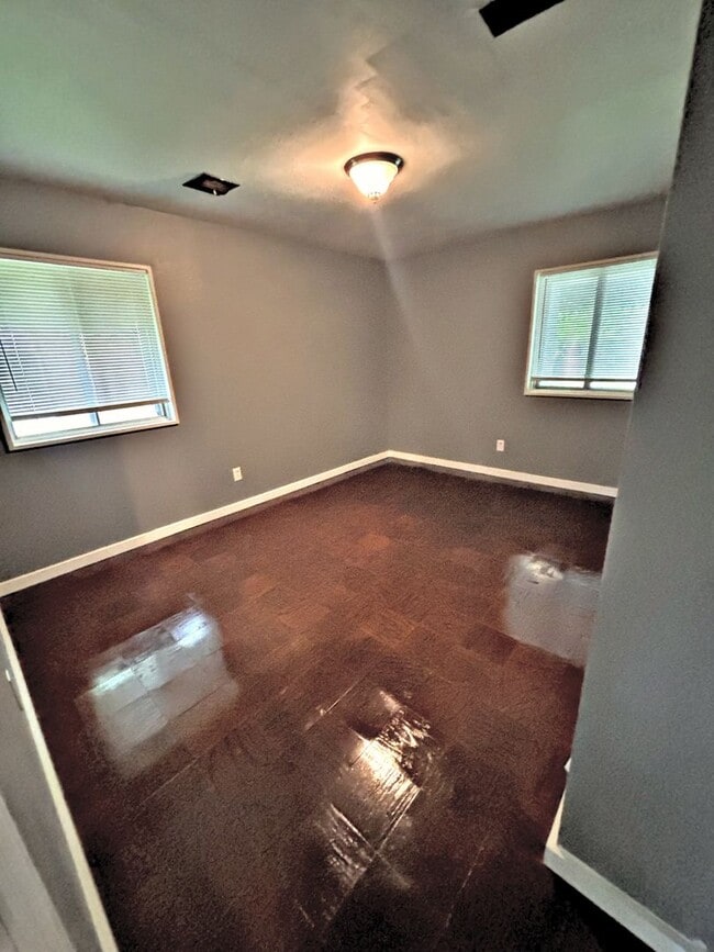 Building Photo - HOUSE FOR RENT - DECATUR