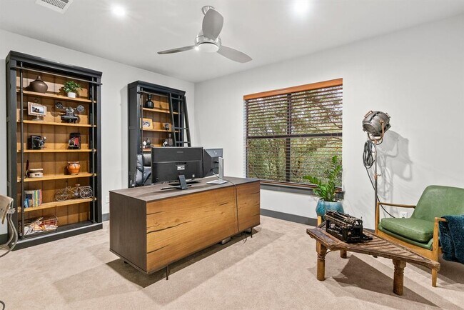 Building Photo - 332 Rugged Earth Dr