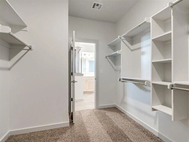 Building Photo - 4601 Olivera St