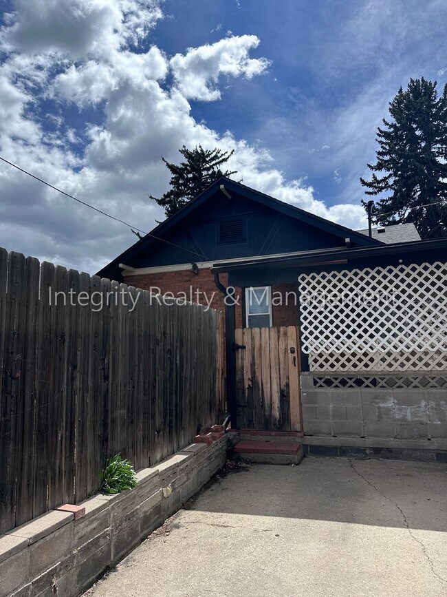 Building Photo - 4631 W Moncrieff Pl