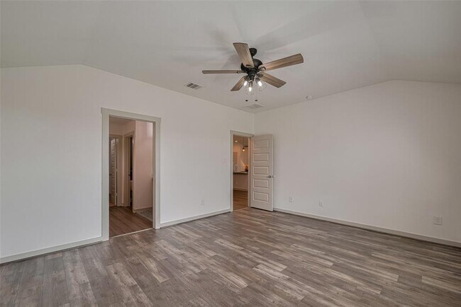 Building Photo - 14519 Sweetwater Dr