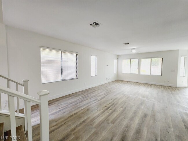 Building Photo - 7445 Calzado Dr