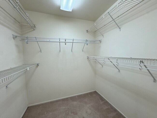 Building Photo - 819 Topsail Ln