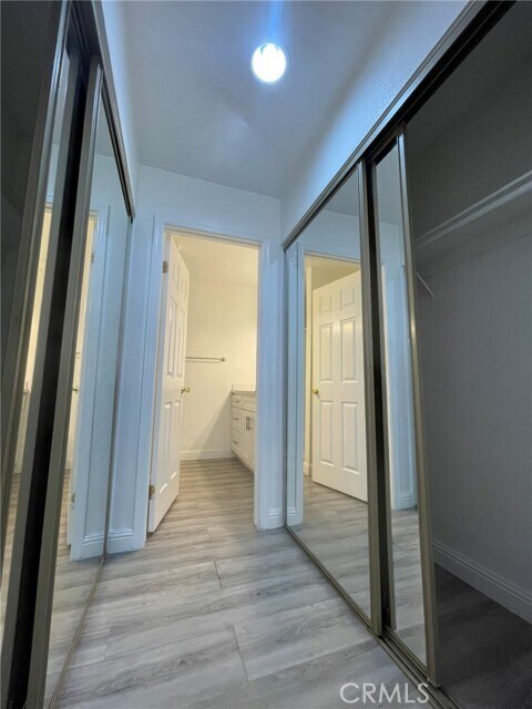 Building Photo - 1830 N Vineyard Ave