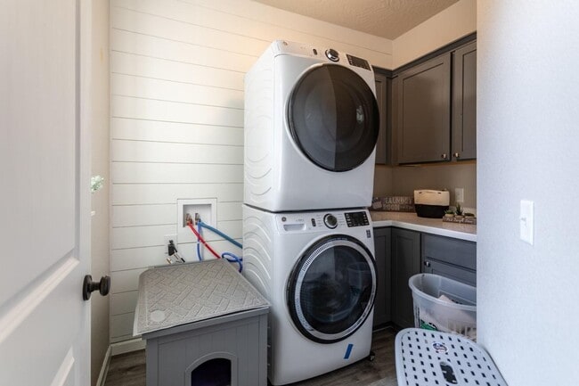 Building Photo - Modern Home in 44 Ranch