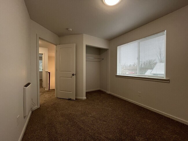 Building Photo - JDD2413