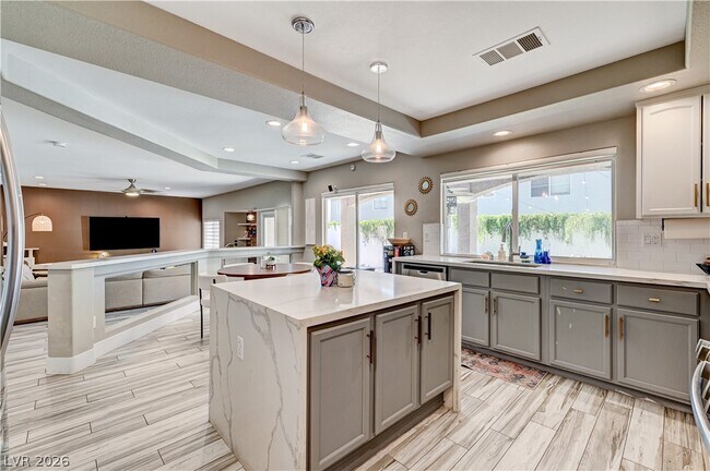 Building Photo - 9748 Cathedral Stairs Ct