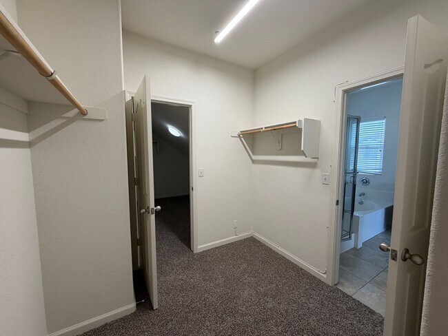 Building Photo - 7399 E Giavanna Ave