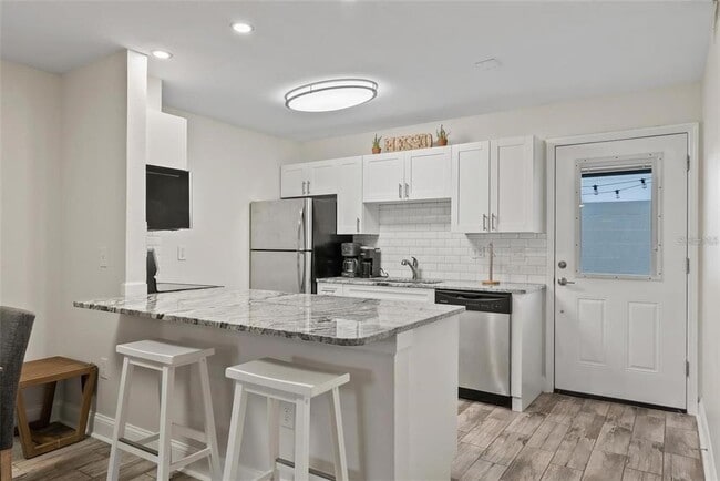 Building Photo - 3909 W Cleveland St