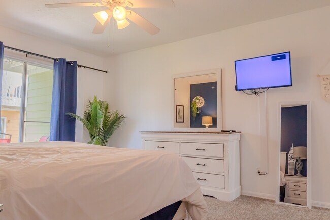 Building Photo - Charming 3BR Fully Furnished Apartment in Kissimmee with Ample Amenities