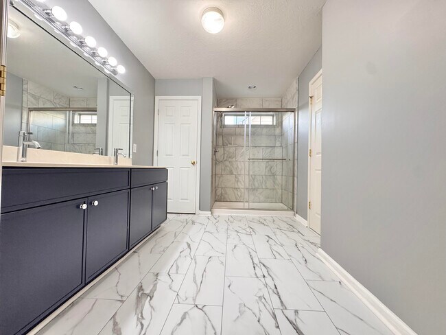 Building Photo - 580 Wellington Gardens Dr