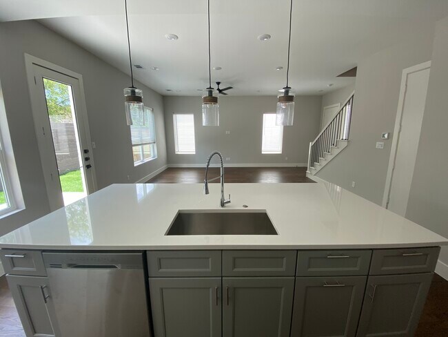 Kitche - 266 Estates Cir