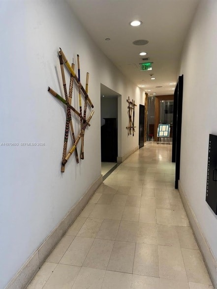 Building Photo - 200 Biscayne Blvd Way