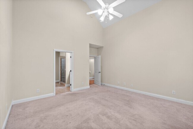 Building Photo - Gorgeous Upscale Home in the Gated Savanna...