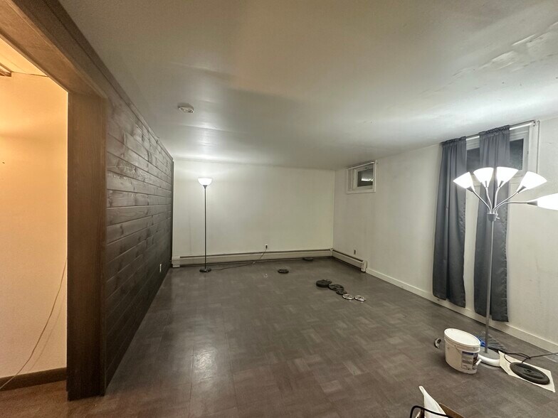 Downstairs Bedroom/Media Room - 142 Bunker Hill Cir