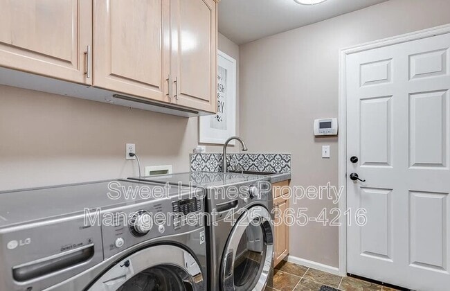 Building Photo - 5571 178th Ave SE