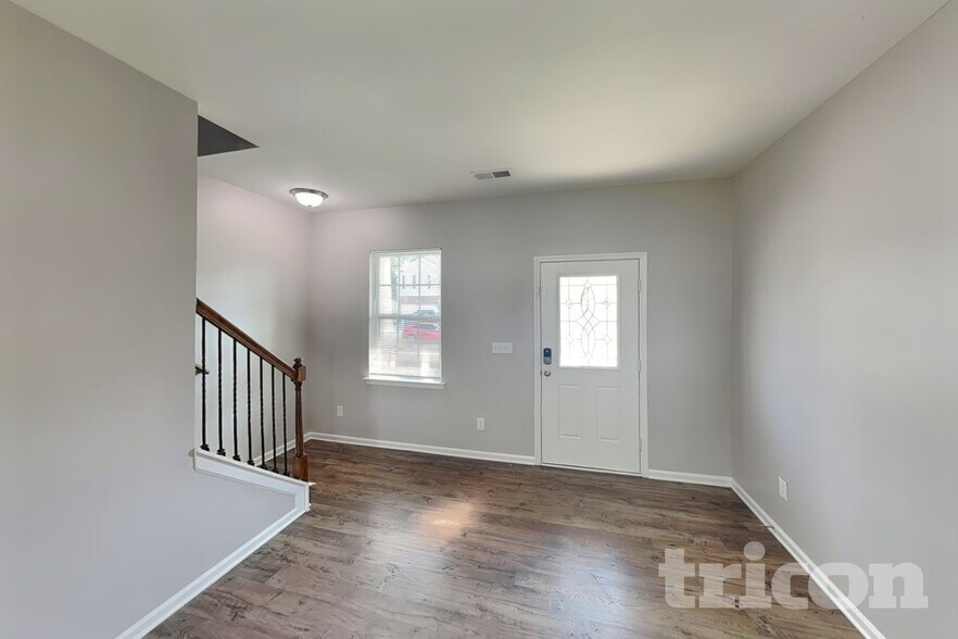 Building Photo - 152 King William Dr