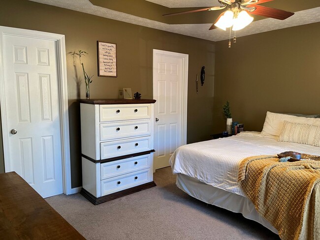 Building Photo - 4 Bedroom home in Smiths Station
