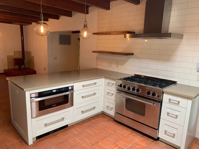 Building Photo - 641 Garcia St