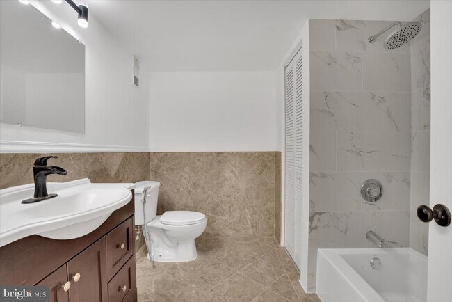 Building Photo - 3709 S George Mason Dr