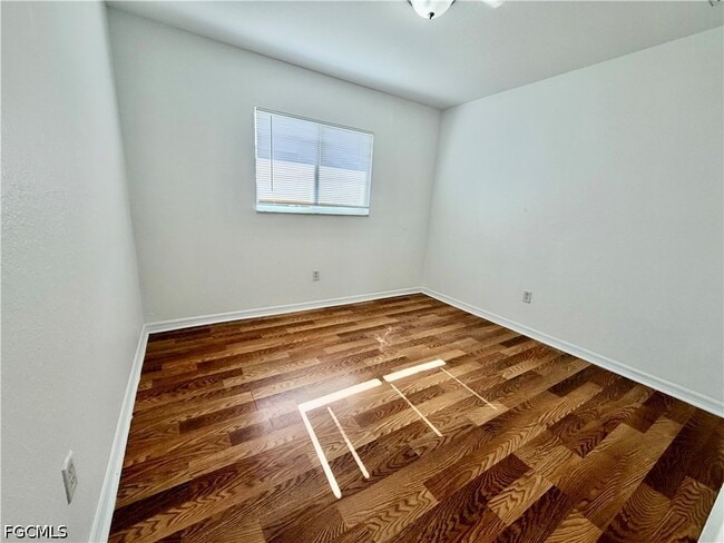 Building Photo - 109 NE 16th Pl